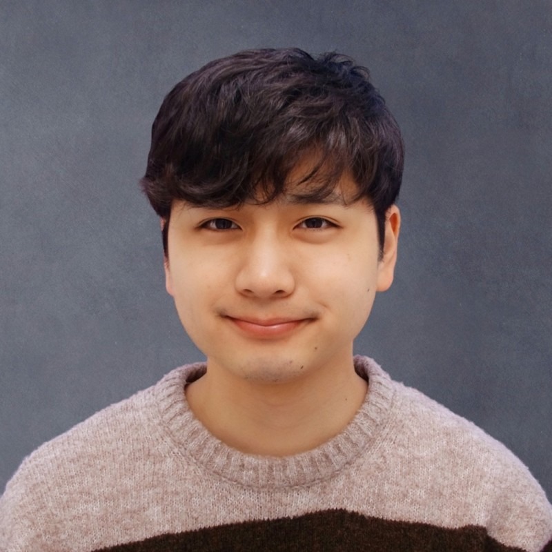 Portrait of Motoki Kagami.